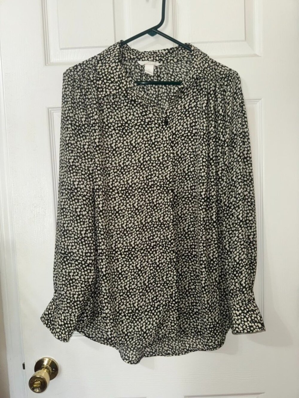 Black and White Floral Button Down Blouse by H&M - Picture 2 of 7